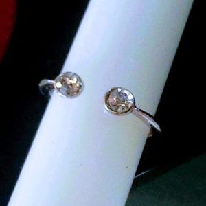 Silver-plated 2 round rhinestone ring sz7